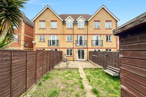 Pentstemon Drive, Swanscombe, Kent, DA10 3 bed terraced house for sale