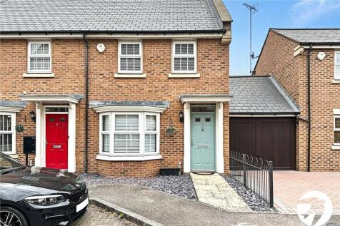 3 bedroom end of terrace house for sale