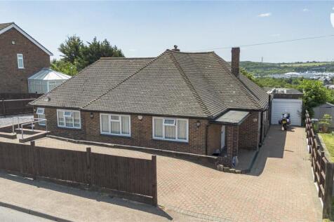 Mounts Road, Greenhithe, Kent, DA9 3 bed bungalow for sale