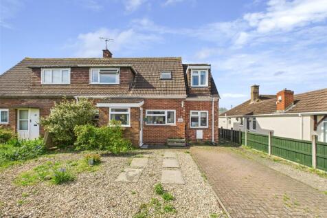 Beechcroft Road, Longlevens... 3 bed semi