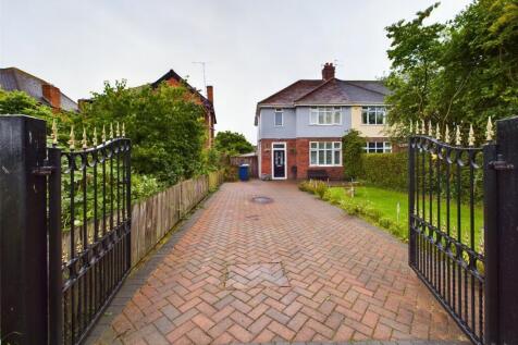 Longford Lane, Gloucester... 3 bed semi