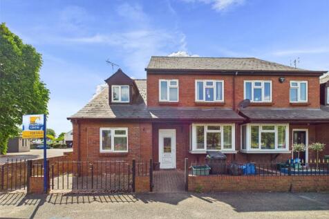 6 bedroom semi-detached house for sale