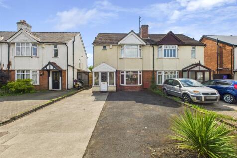 Cheltenham Road, Longlevens... 3 bed semi