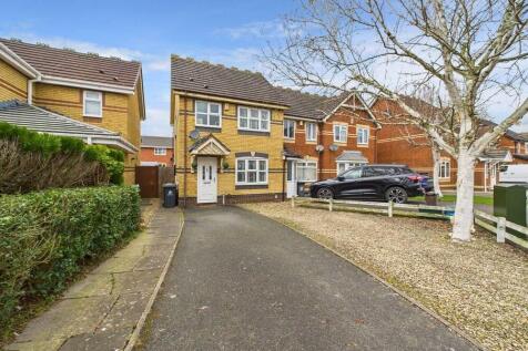 3 bedroom end of terrace house for sale