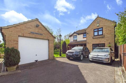 Bristol Road, Quedgeley, Gloucester, GL2 5 bed detached house for sale
