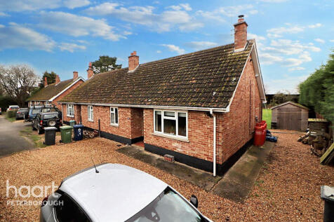 2 bedroom semi-detached bungalow for sale