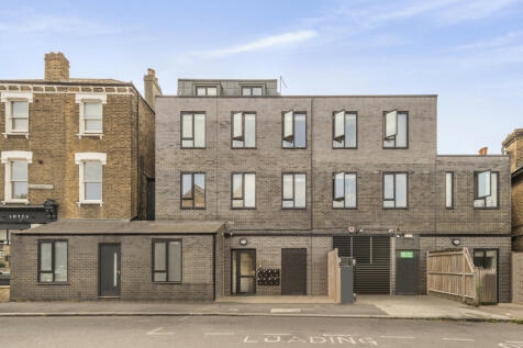 St. Cyprians Court, Braxfield Road... 2 bed flat for sale