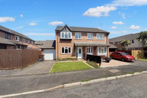 3 bedroom semi-detached house for sale