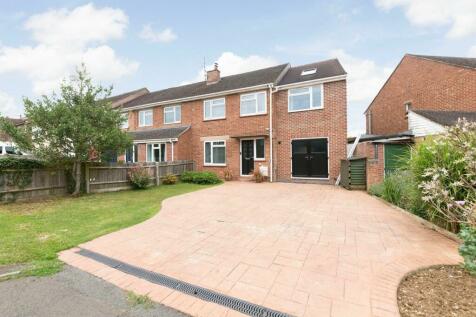 4 bedroom semi-detached house for sale