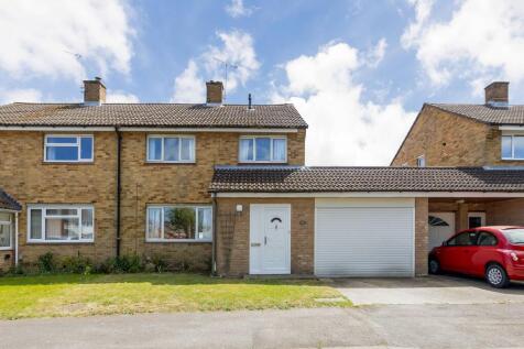 3 bedroom semi-detached house for sale