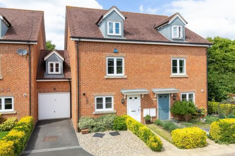 4 bedroom semi-detached house for sale