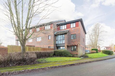 1 bedroom ground floor flat for sale