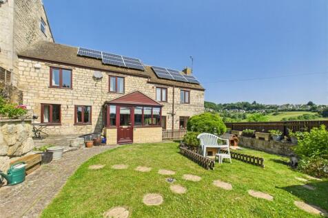 4 bedroom end of terrace house for sale