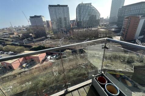 Vallea Court, Green Quarter, Manchester 2 bed apartment for sale
