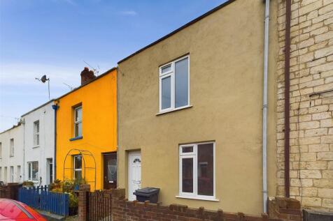 High Street, Gloucester... 2 bed terraced house for sale