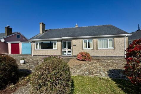 Lon Ty'r Gof, Y Ffor, Pwllheli 2 bed detached bungalow for sale