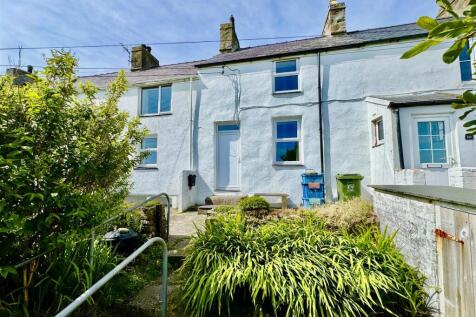 Fron Hyfryd Terrace, Llithfaen 2 bed terraced house for sale