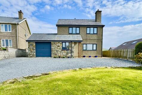 Pencaenewydd, Pwllheli 3 bed detached house for sale