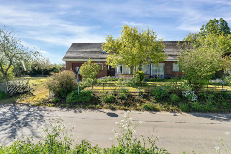 East Street, Rippingale, Bourne, PE10 4 bed detached bungalow for sale