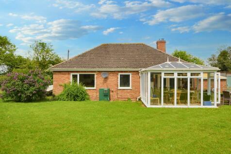 3 bedroom detached bungalow for sale