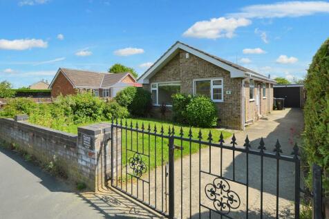 2 bedroom detached bungalow for sale