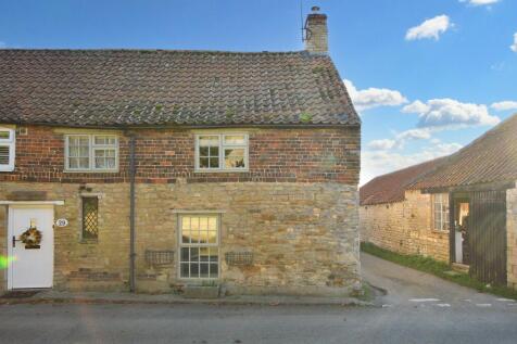 High Street, Little Bytham, Grantham... 2 bed cottage for sale