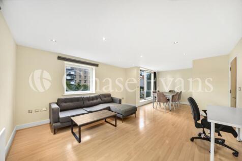 3 bedroom flat for sale
