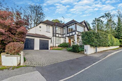 5 bedroom detached house for sale