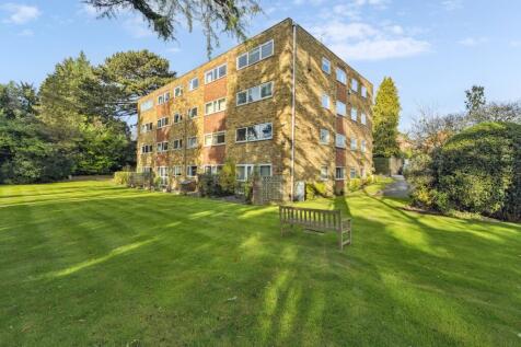 2 bedroom ground floor flat for sale