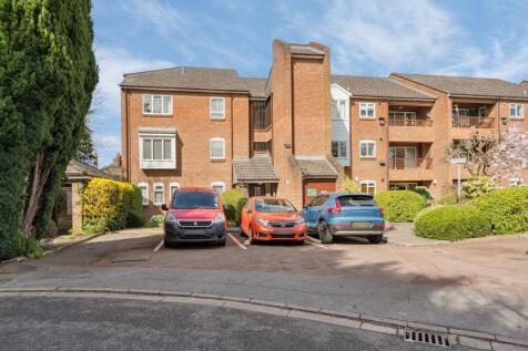 3 bedroom flat for sale