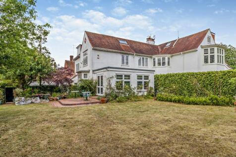 4 bedroom semi-detached house for sale