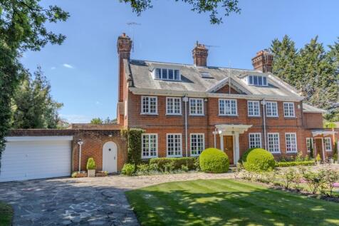 5 bedroom semi-detached house for sale