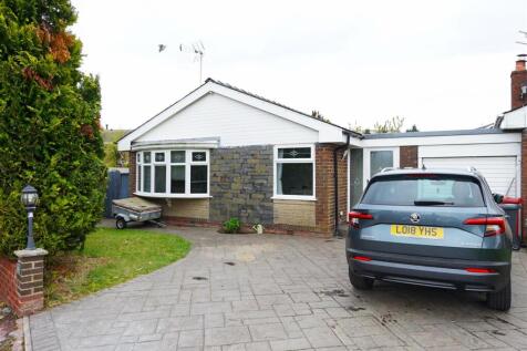 3 bedroom semi-detached bungalow for sale