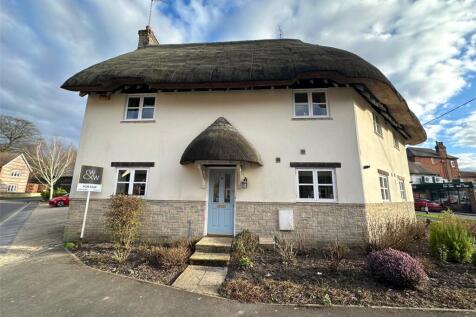 Byford Gardens, Porton, Salisbury... 3 bed semi