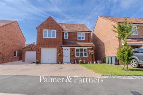 Hodgson Avenue, Leiston, Suffolk, IP16 4 bed detached house for sale