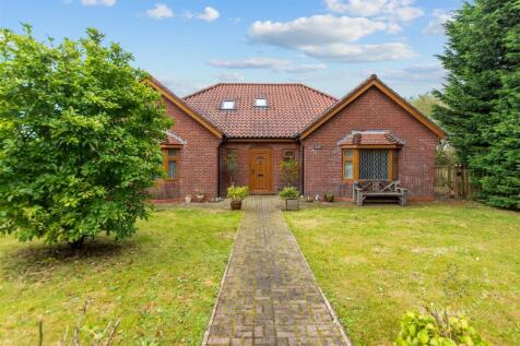 4 bedroom detached bungalow for sale