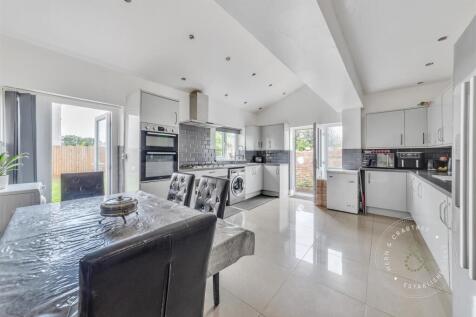 4 bedroom semi-detached house for sale