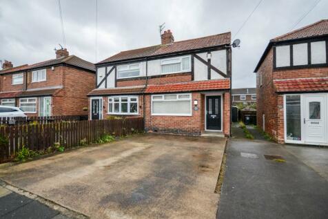 2 bedroom semi-detached house for sale