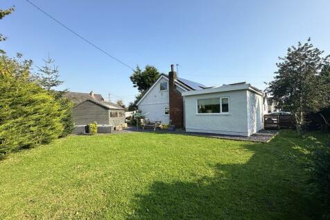 2 bedroom detached bungalow for sale