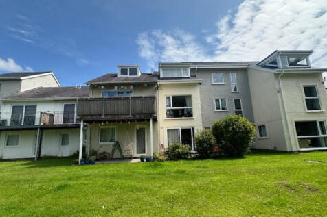 Ffordd Garnedd, Y Felinheli, Gwynedd... 4 bed terraced house for sale