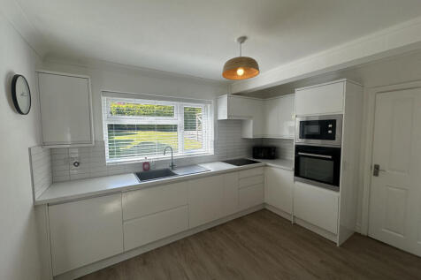 Lon Isaf, Menai Bridge, Anglesey, LL59 3 bed detached house for sale