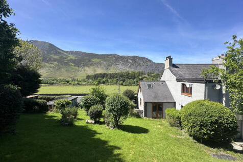 Tyn Y Maes, Bethesda, Gwynedd, LL57 4 bed semi