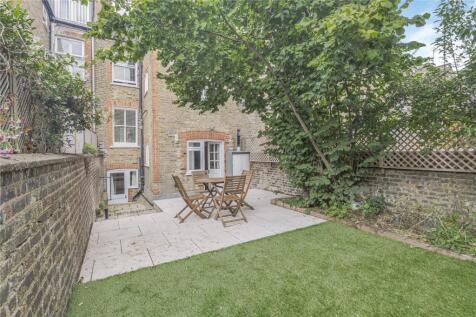 Wandsworth Bridge Road, Fulham... 2 bed flat for sale