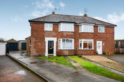3 bedroom semi-detached house for sale