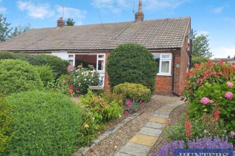 High Street, Bempton, Bridlington 2 bed semi