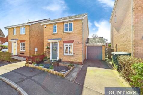 3 bedroom link detached house for sale
