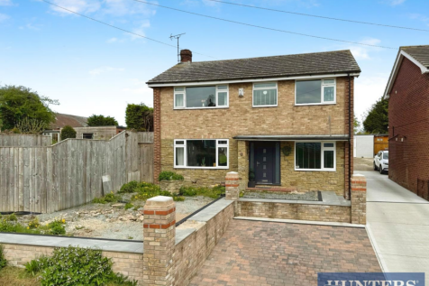 Moor Lane, Carnaby, Bridlington 4 bed detached house for sale