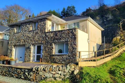 18 Parc Bron Y Graig, Harlech 3 bed detached house for sale