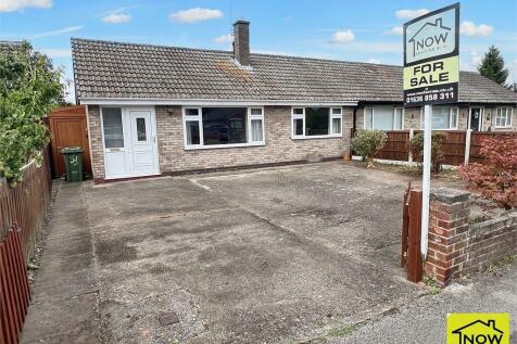 2 bedroom semi-detached bungalow for sale