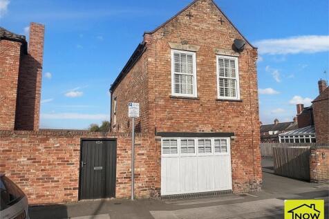 2 bedroom detached house for sale